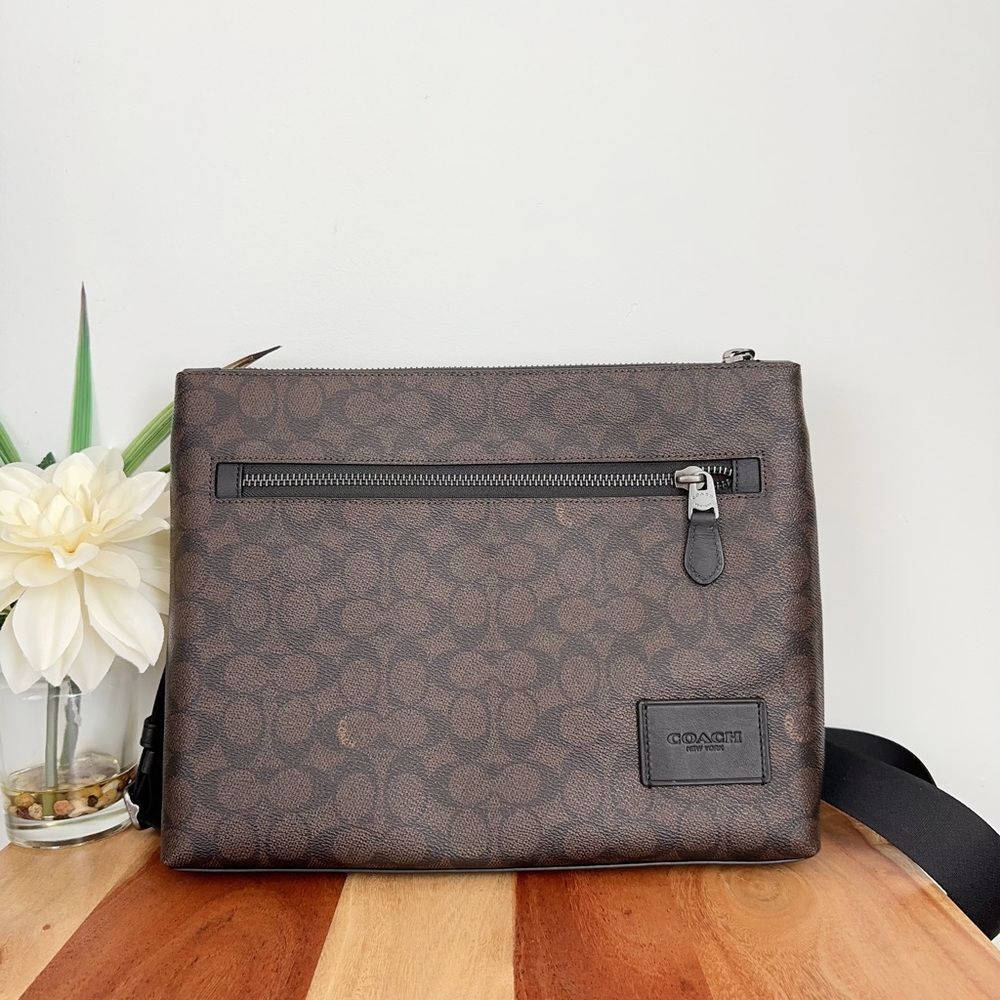 NWT Coach Carrier Zip Crossbody Bag‎ In Signature Canvas